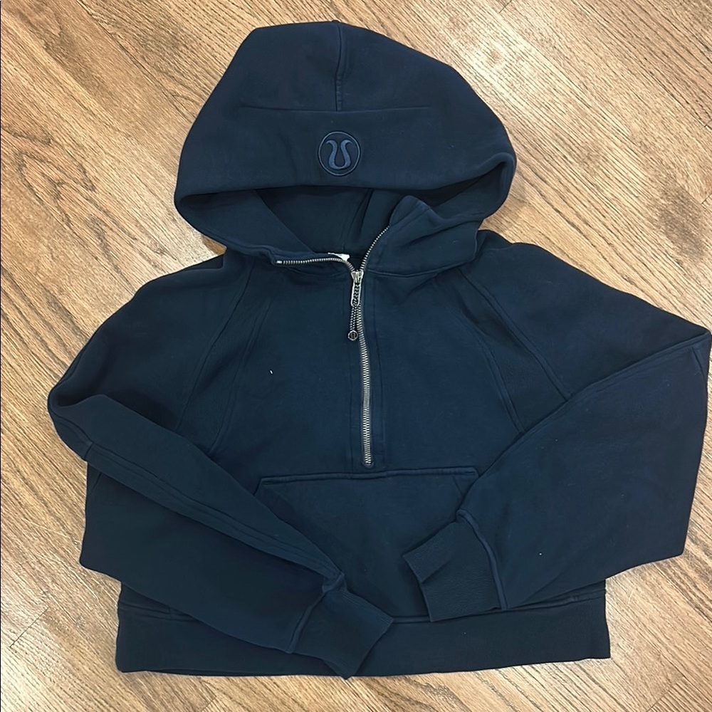 Lululemon navy scuba Hoodie XS/S